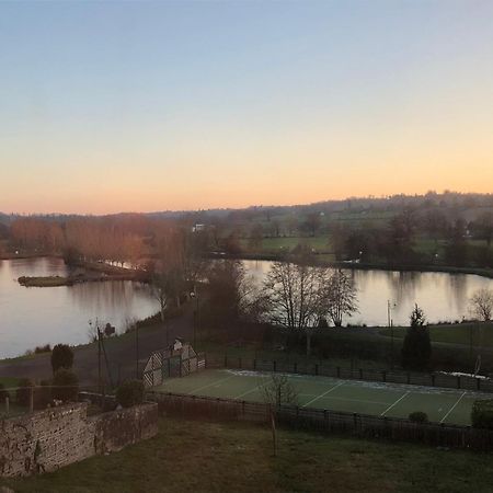 فيلا La Maison Du Lac Saint-Hilaire-du-Harcouët المظهر الخارجي الصورة