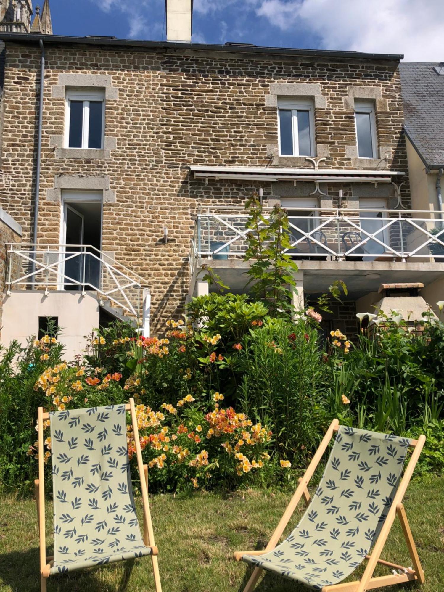 فيلا La Maison Du Lac Saint-Hilaire-du-Harcouët المظهر الخارجي الصورة